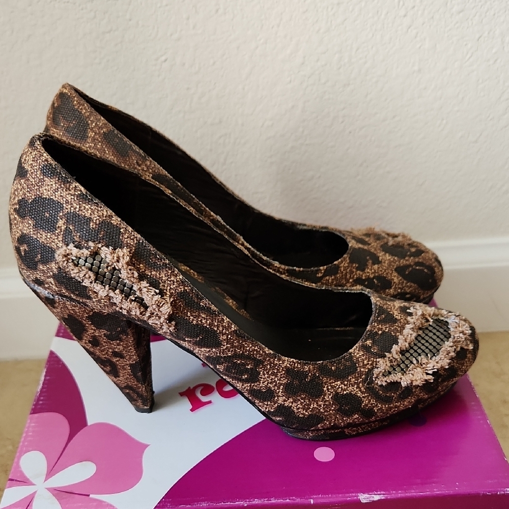 Y2K Leopard Animal Print Platform Heels distressed accents Sz 9.5 - 4" heel